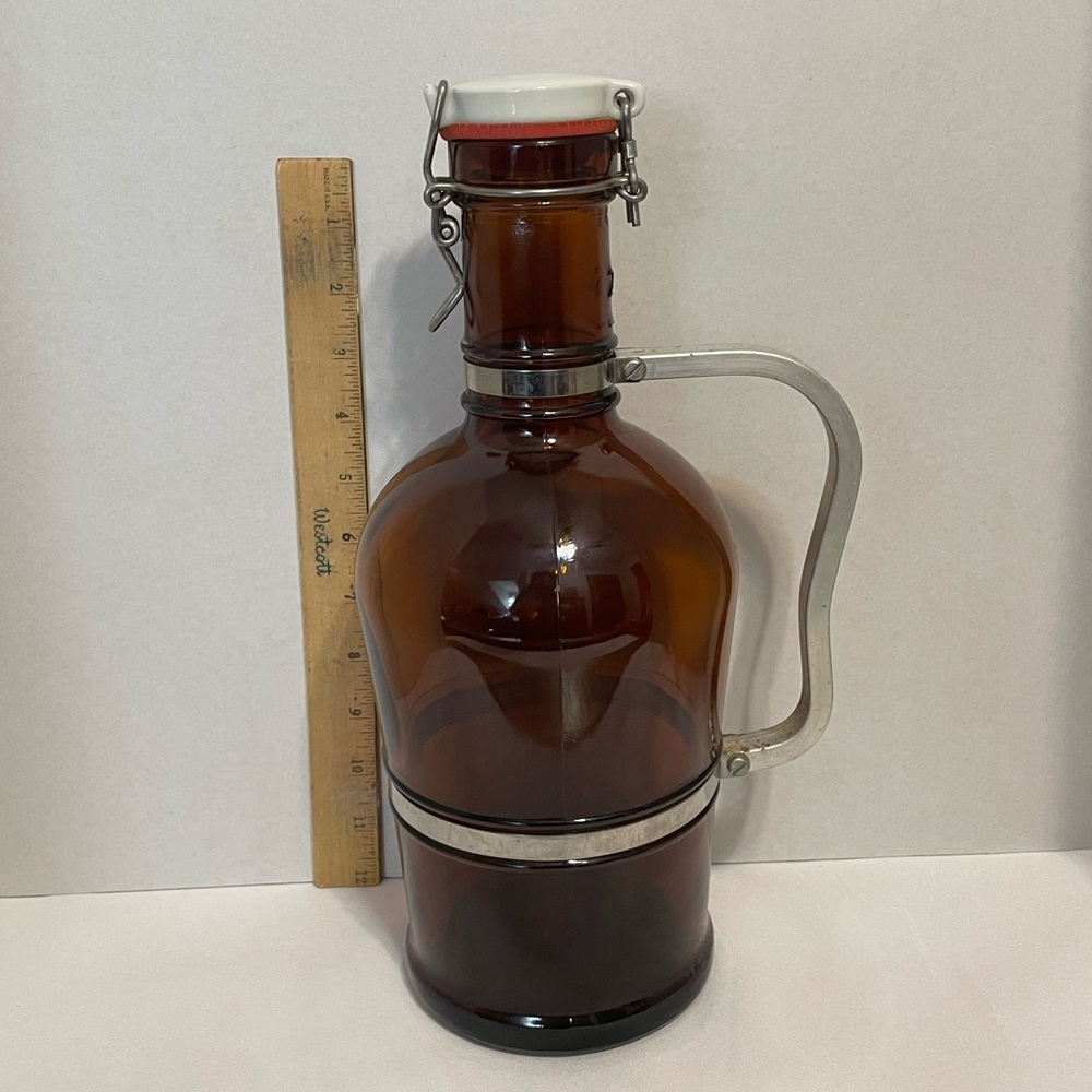 Growler Bottle Amber glass W/Metal handle flip‎ top opening w/swing top closure